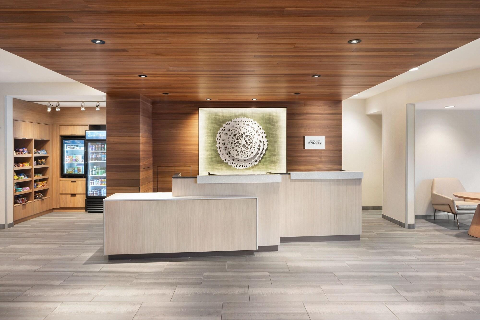 Vista Lobby Fairfield Inn & Suites by Marriott West Kelowna