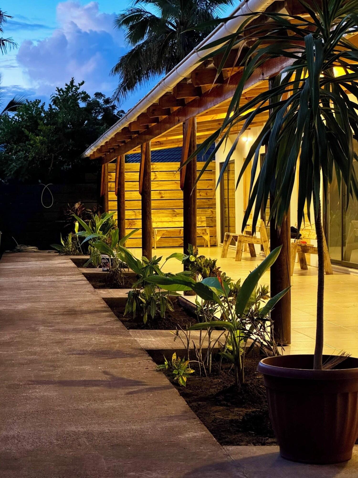 Vista Exterior Makihi Suites