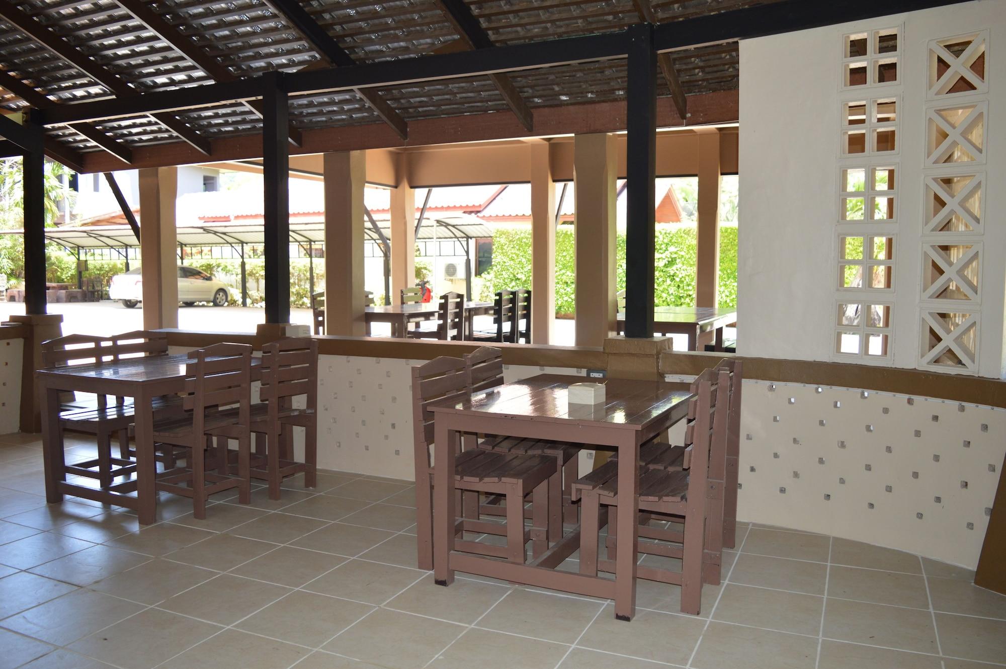 Restaurant B Square Hotel