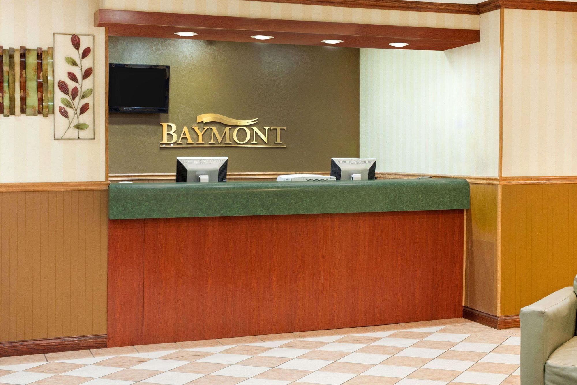 Vista Lobby Baymont Inn & Suites Chicago/Calumet City