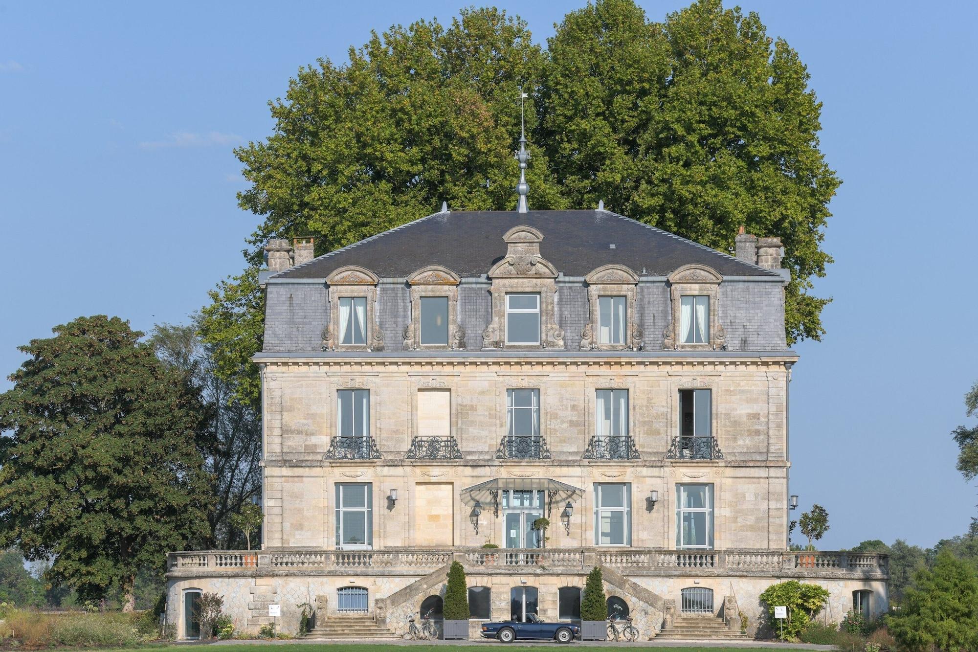 Vista Exterior Chateau Grattequina