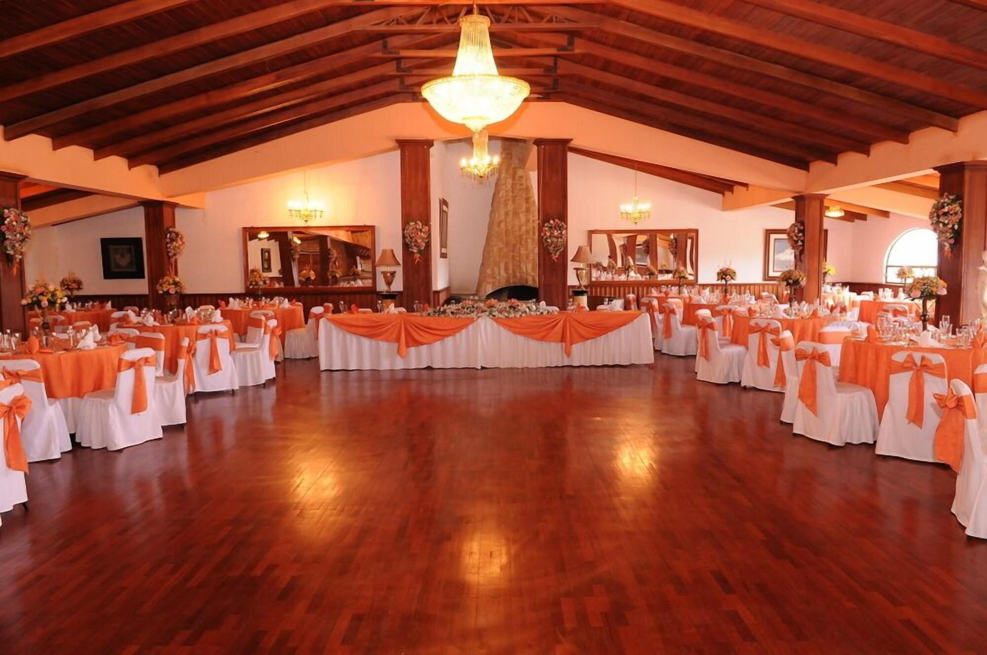 Salón de Baile Hotel Chimborazo Internacional