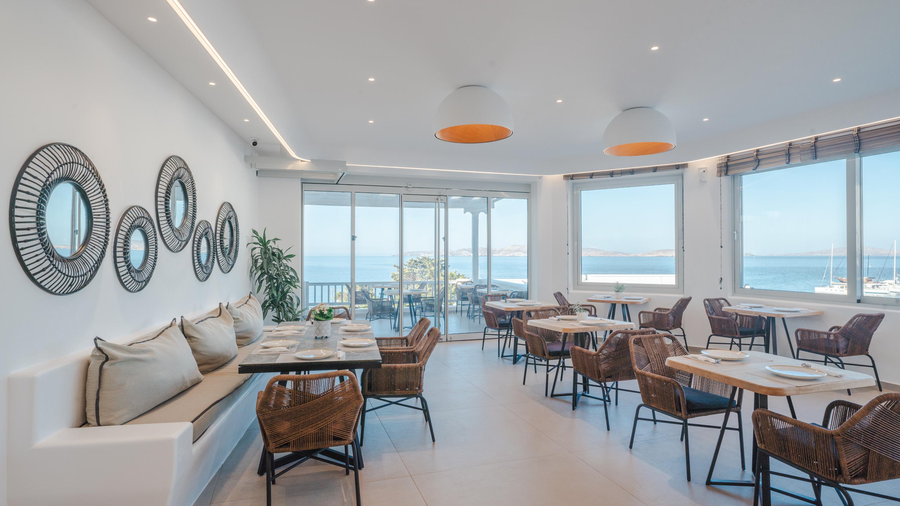 Restaurant Manoulas Beach