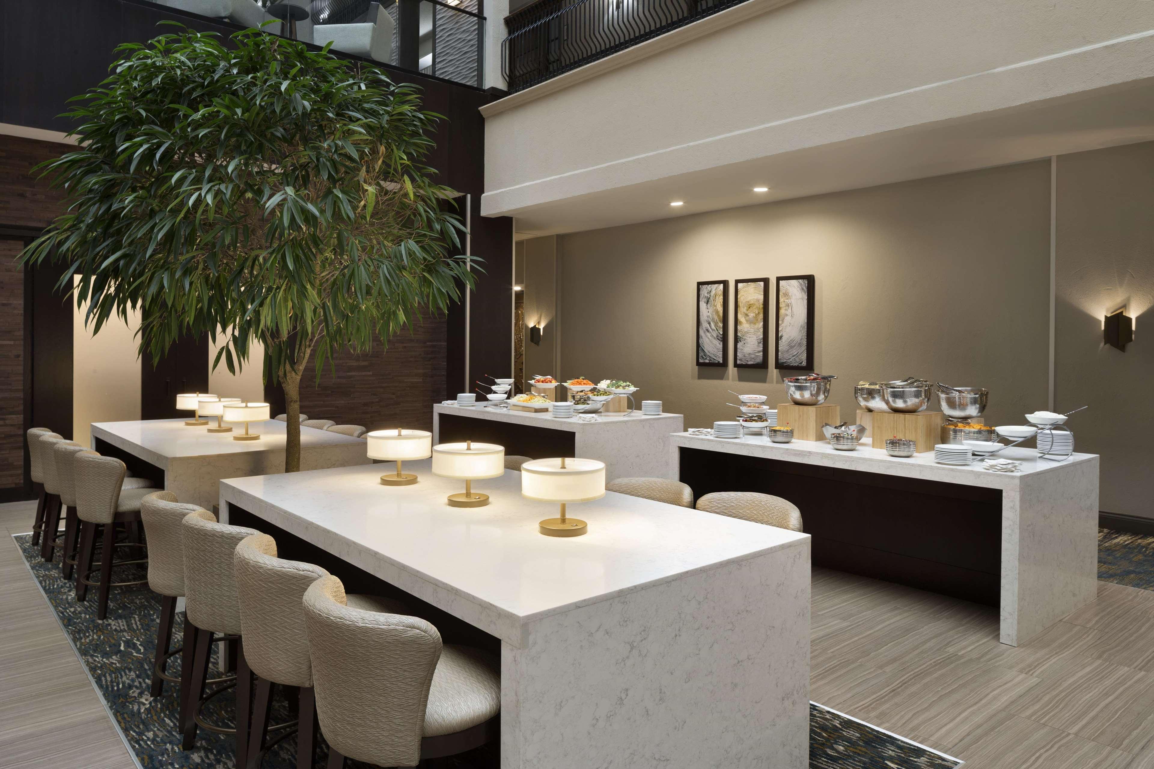 Restaurant Embassy Suites by Hilton Columbus