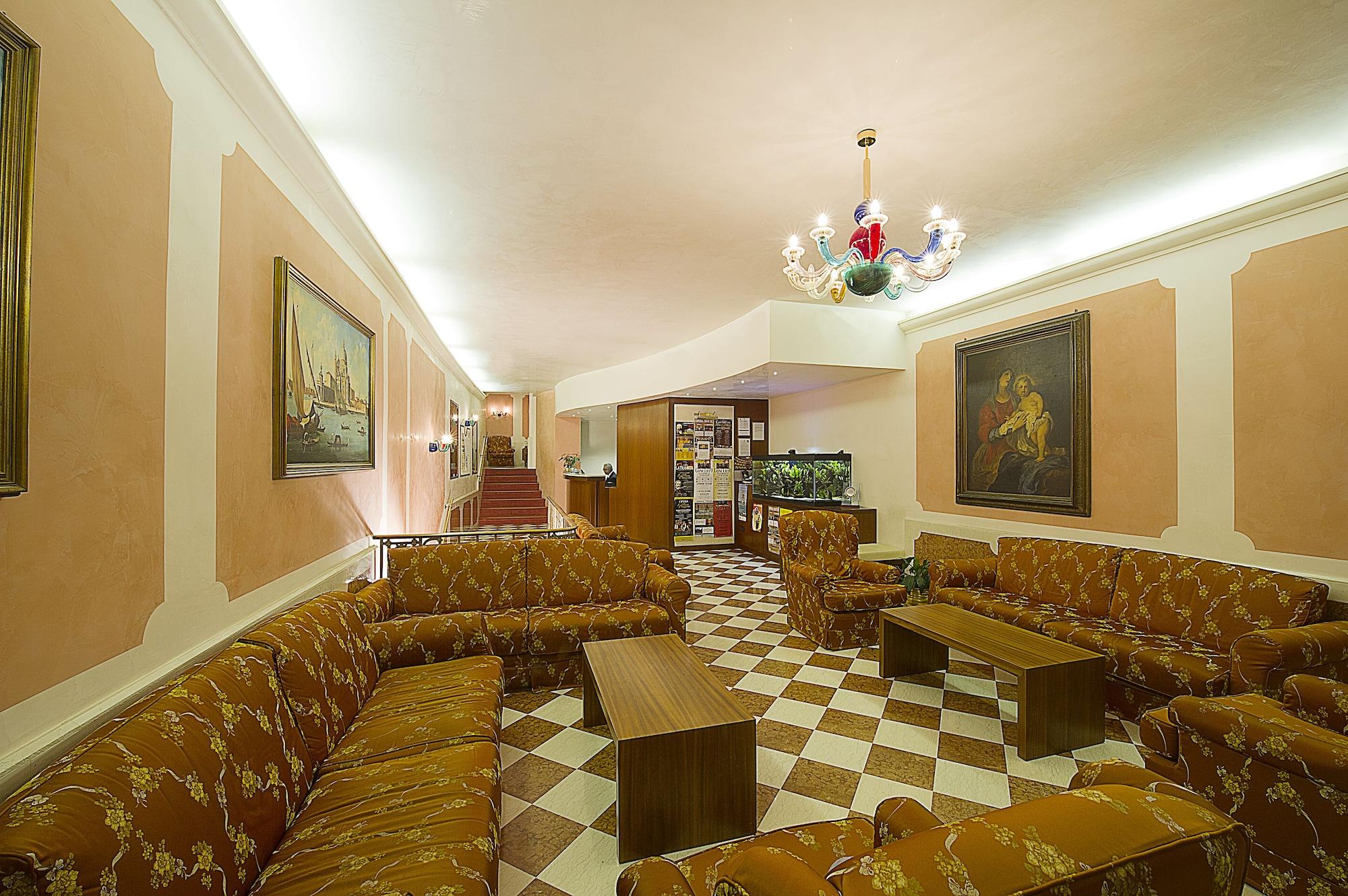 Varios Hotel Nazionale