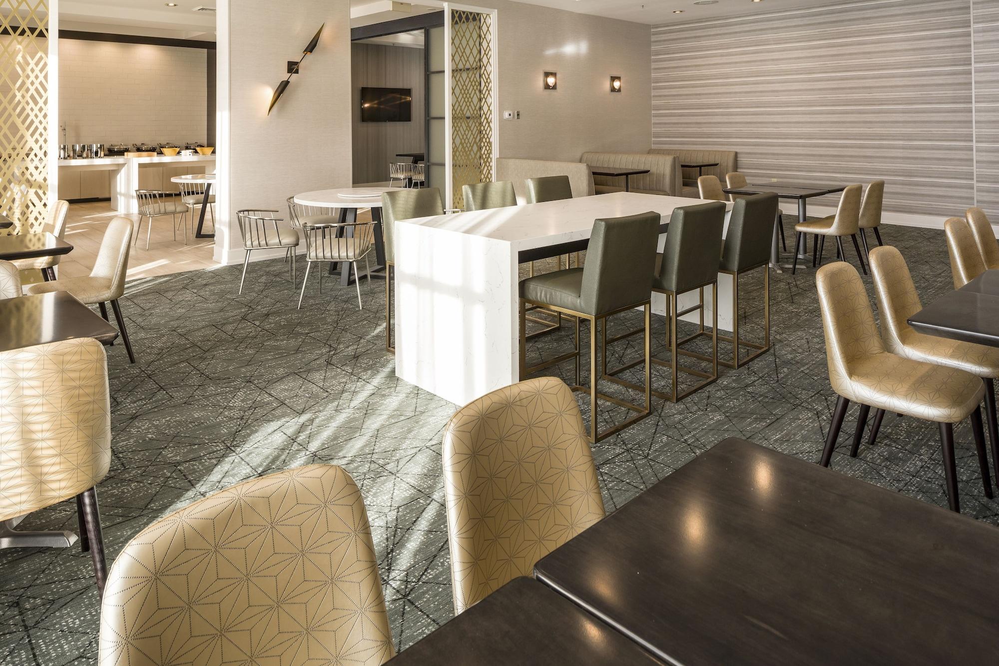 Restaurant Doubletree By Hilton Boston Logan Airport Chelsea