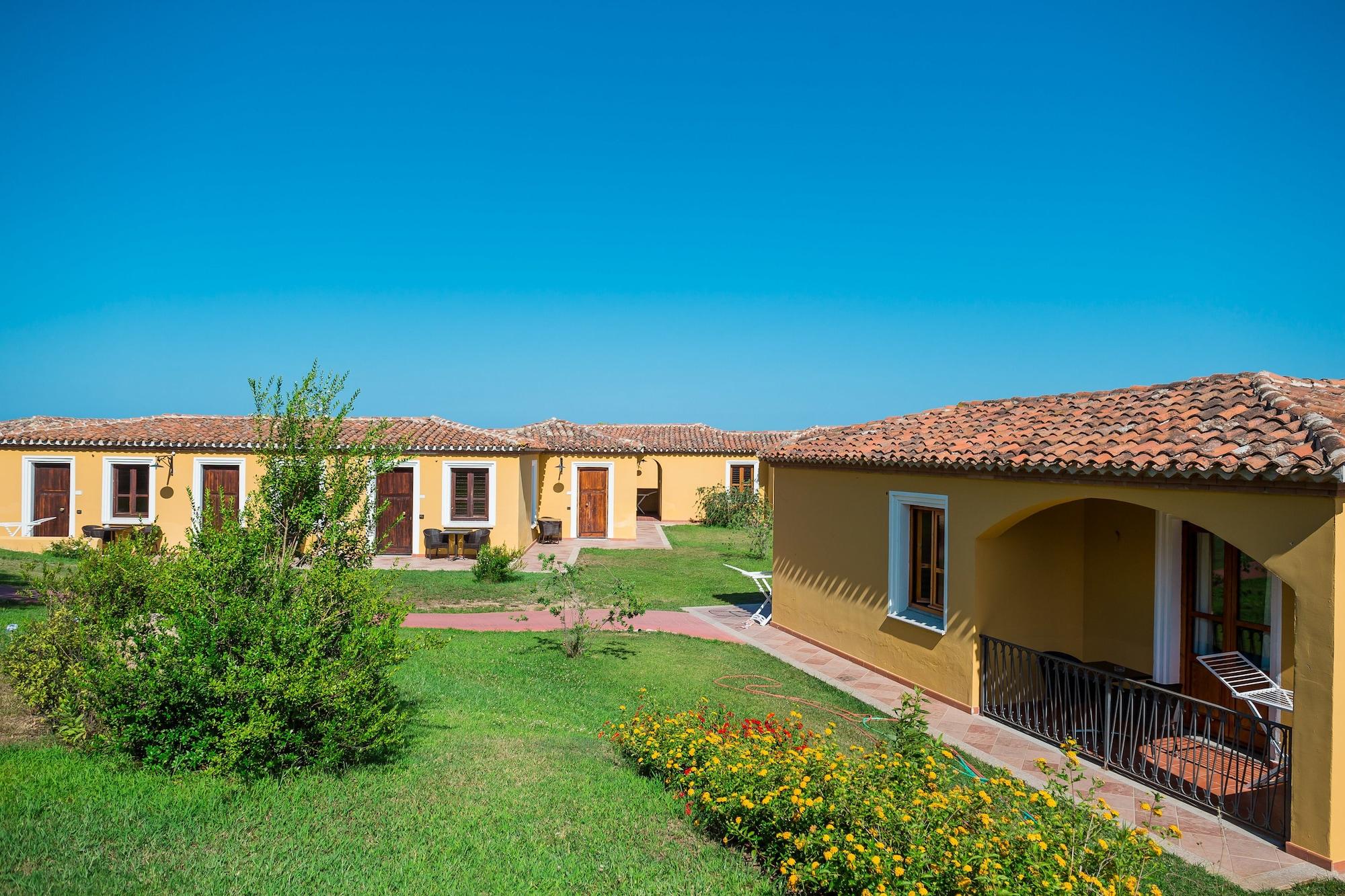 Vista Exterior Valtur Baia Dei Pini