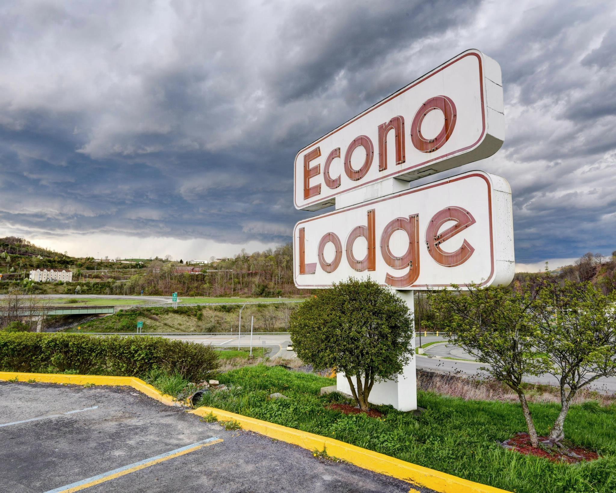 Vista Exterior Econo Lodge Morgantown