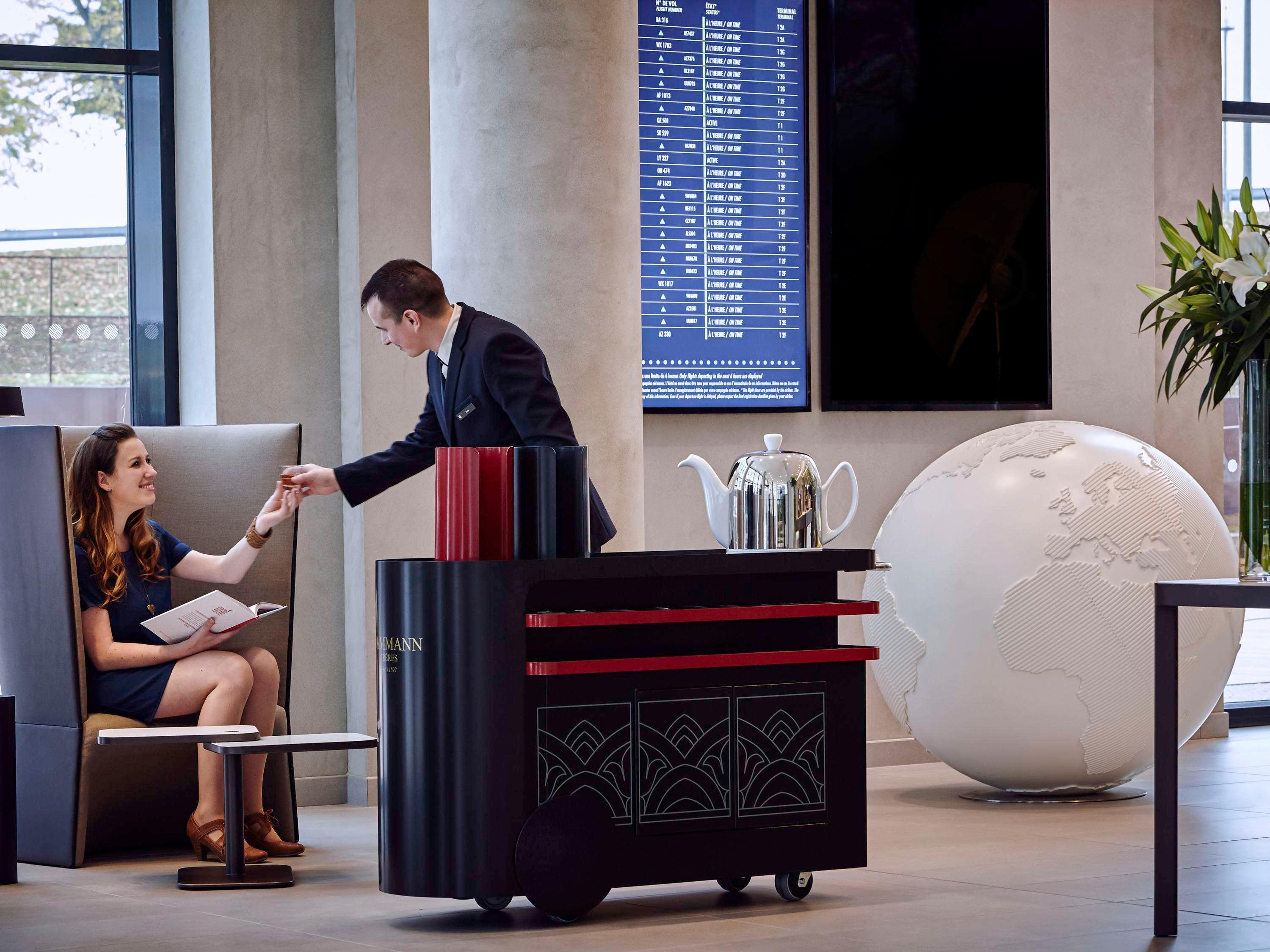 Vista Lobby Pullman Paris Roissy-CDG Airport