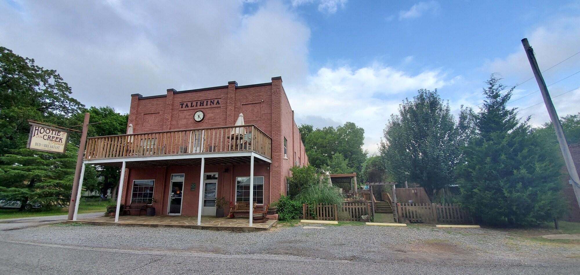 Varios Hootie Creek Guest House
