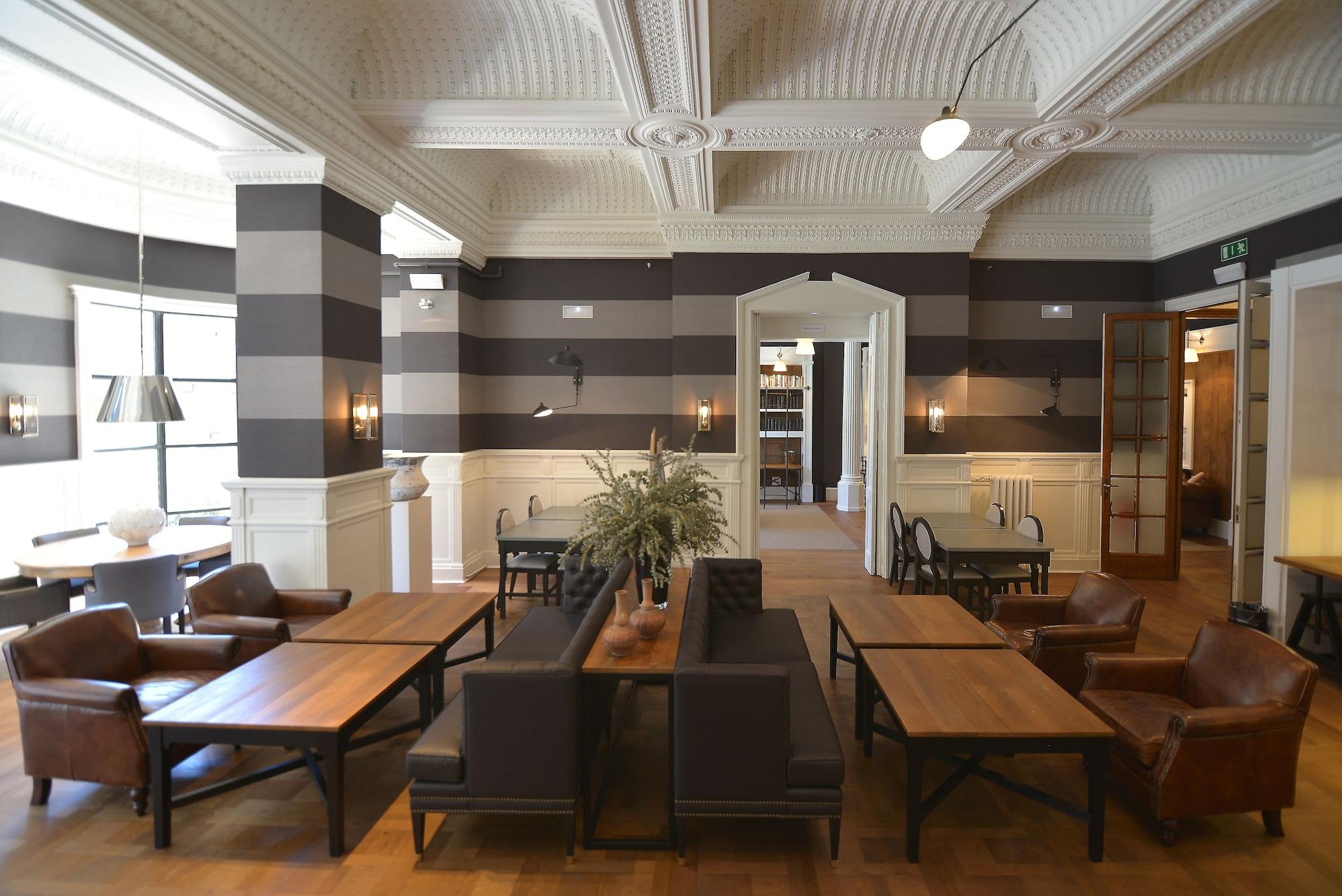 Bar/Salón Hotel Granvia