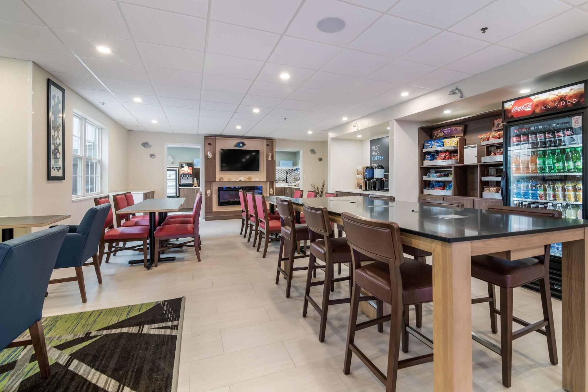 Vista Lobby Holiday Inn Express Plymouth by IHG