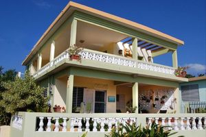 Alquiler Vacacional - Casa Almendro Caribbean Views, Walk to Esperanza, Vieques Restaurants & Beaches!