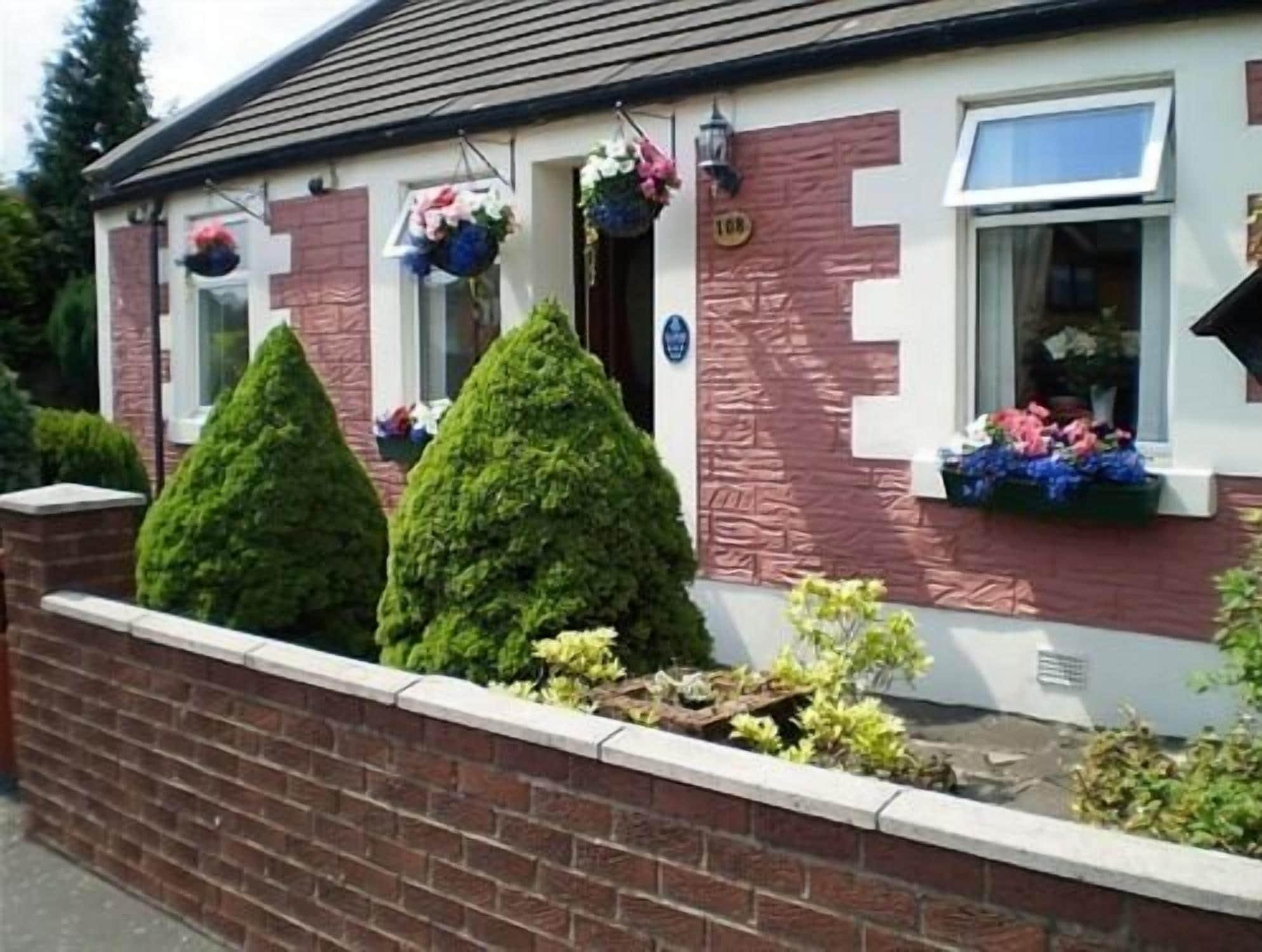 Varios Shawlee Cottage