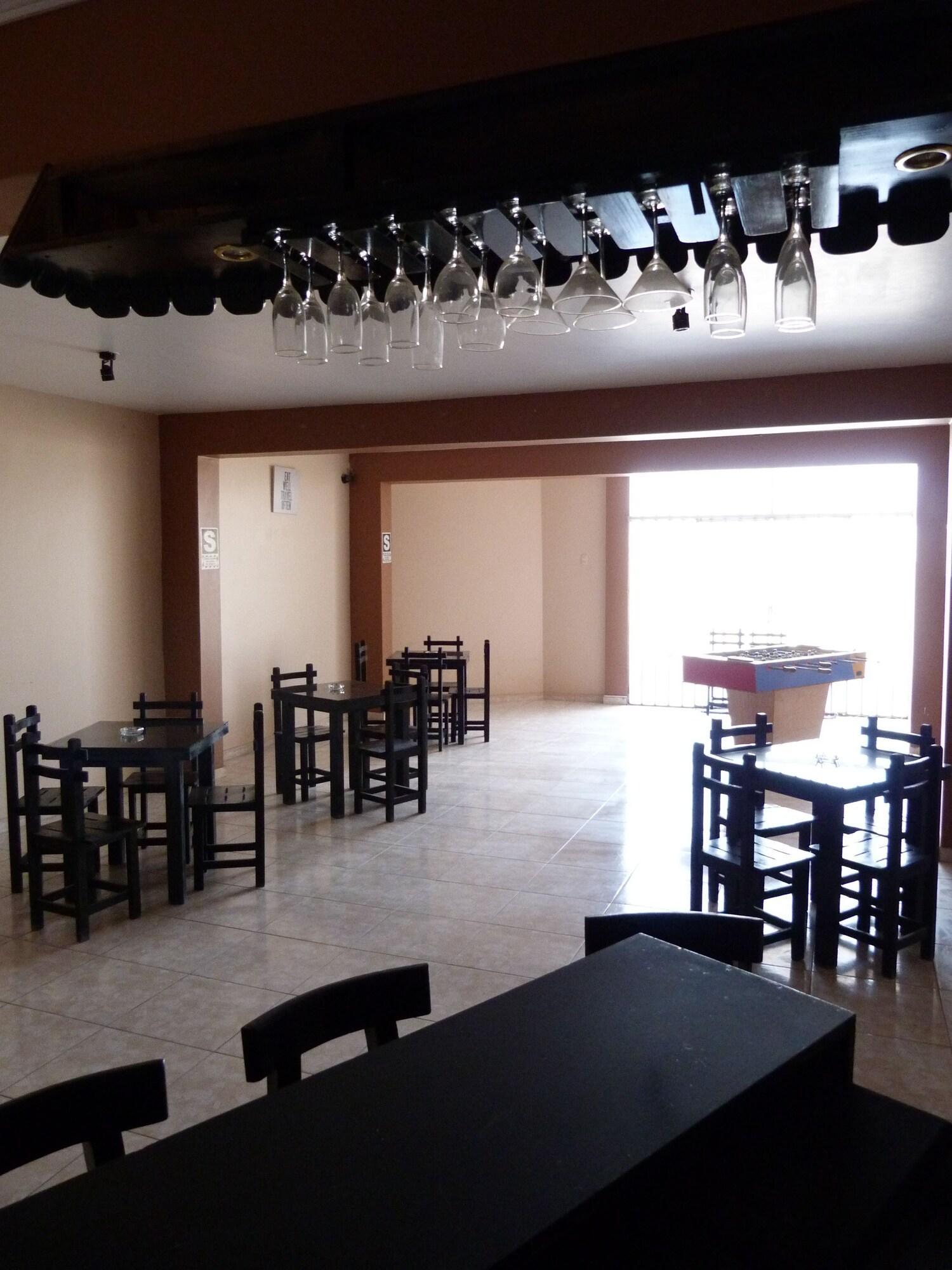 Bar/Salón Matryoshka