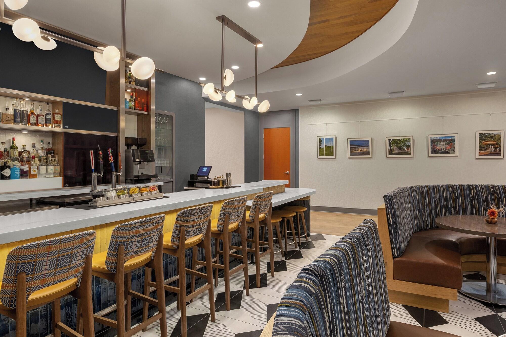 Bar/Salón Hotel Indigo Columbus Architectural Center by IHG