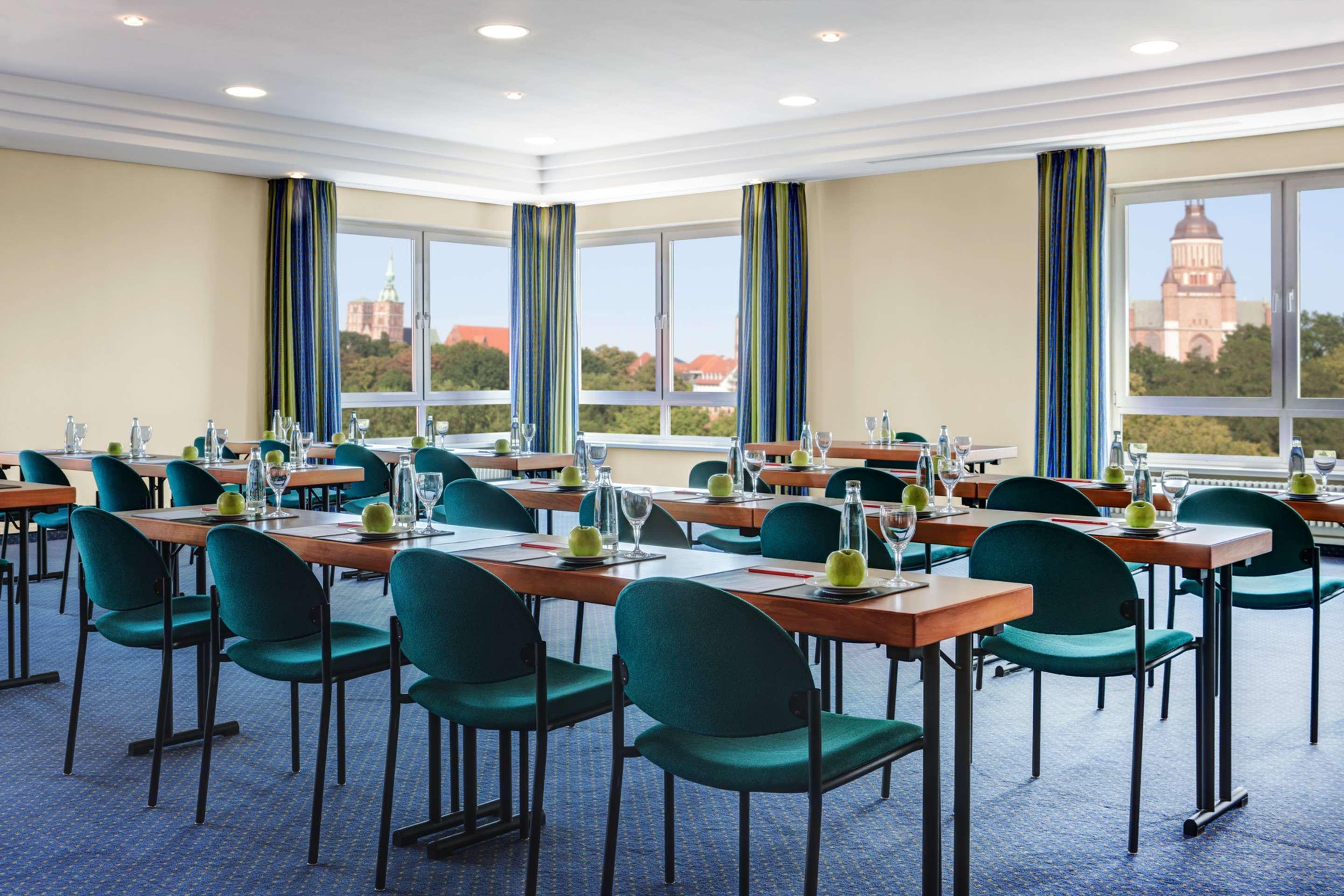 Sala de Reuniones IntercityHotel Stralsund