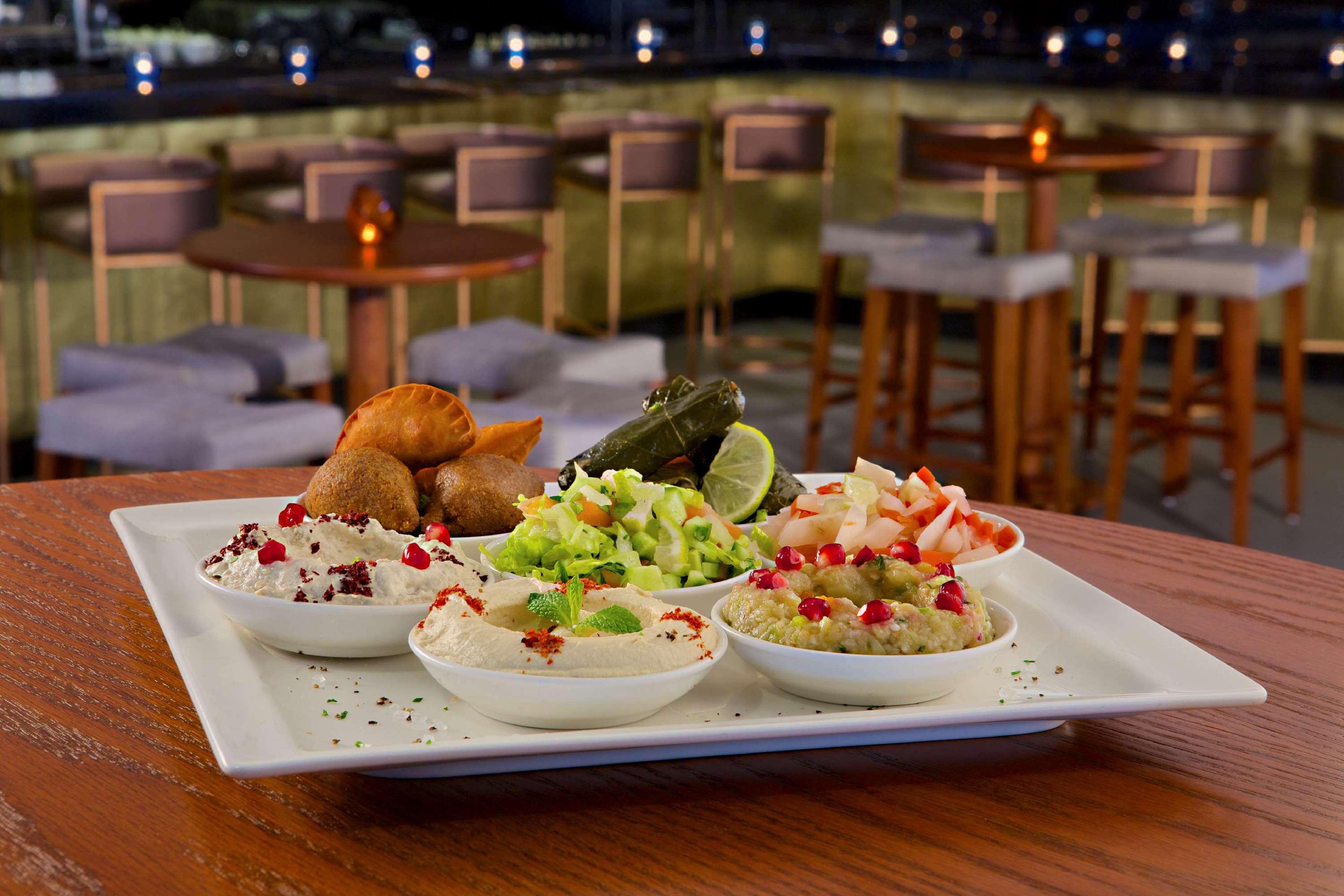 Restaurant DoubleTree by Hilton Resort & Spa Marjan Island