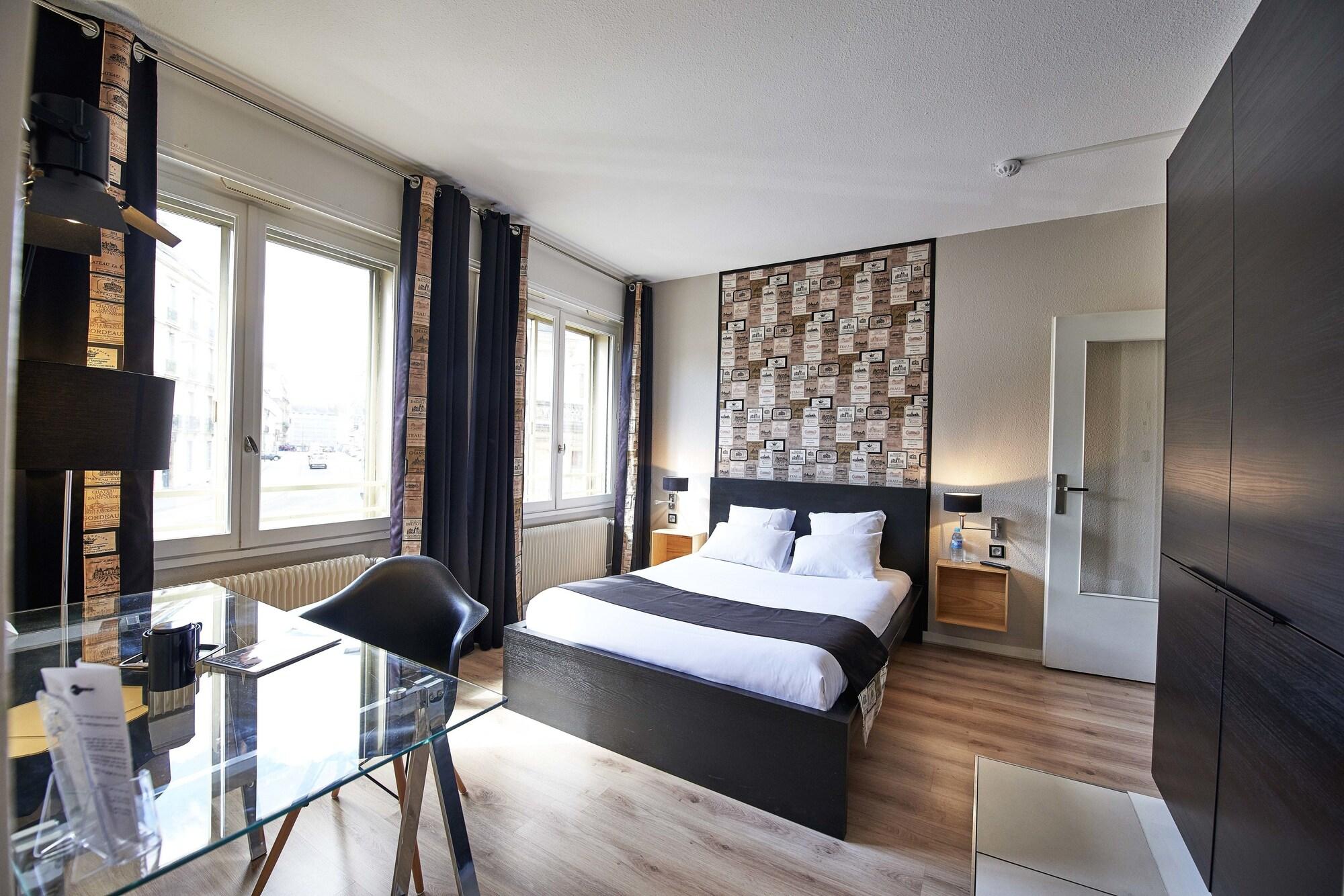 Varios L'aparthoteL LhL