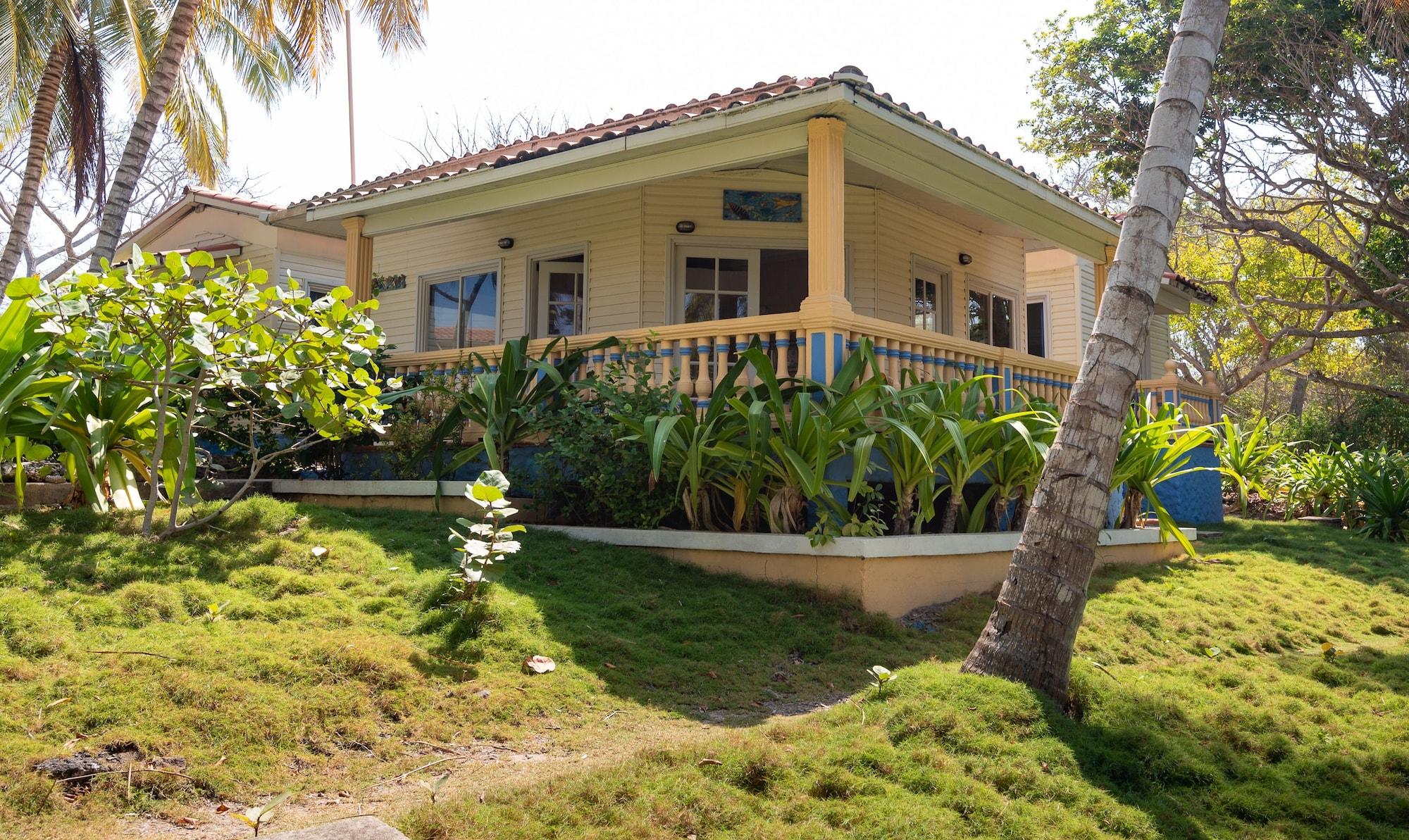 Vista Exterior Lago de los Sueños Island