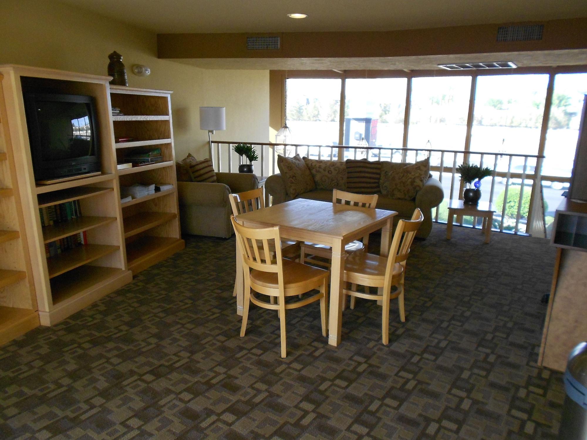 Bar/Salón Quality Inn & Suites Phoenix NW - Sun City