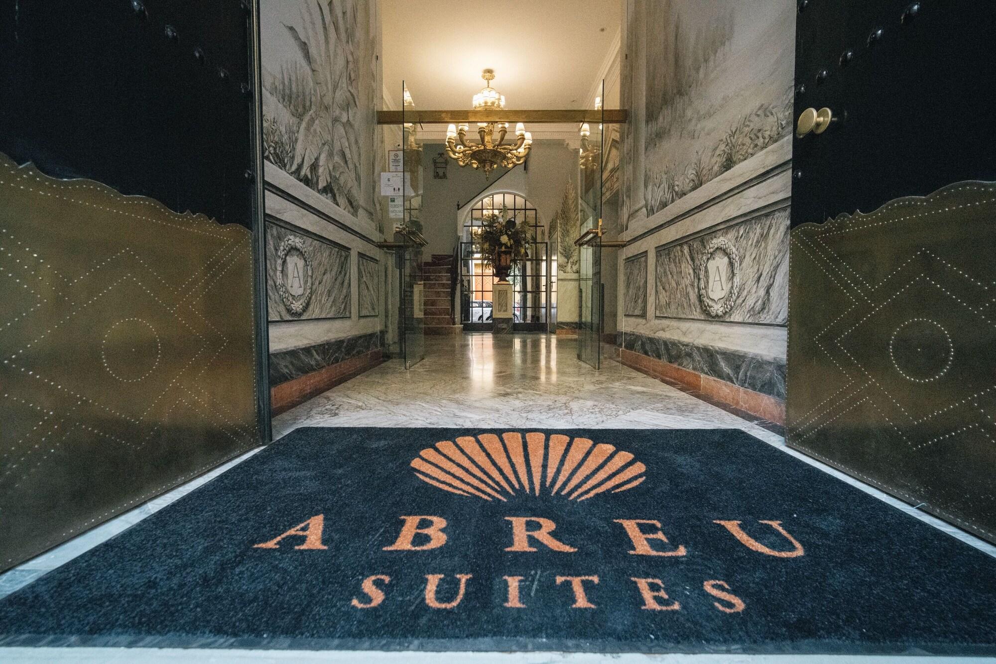 Varios Apartamentos Abreu Suites