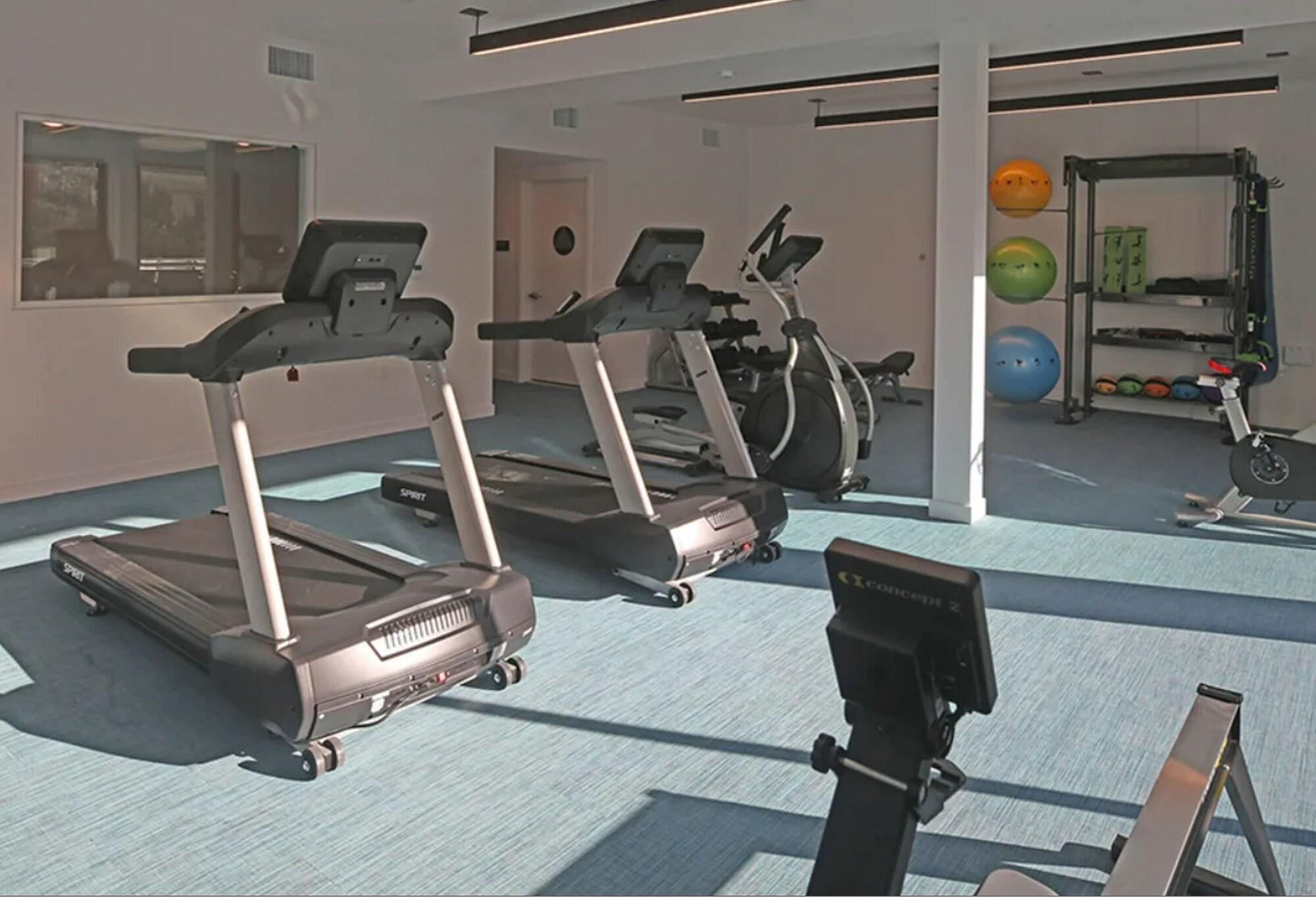 Gimnasio StaysPro - Cityscape Luxury Rental Homes in the Heart of Los Angeles