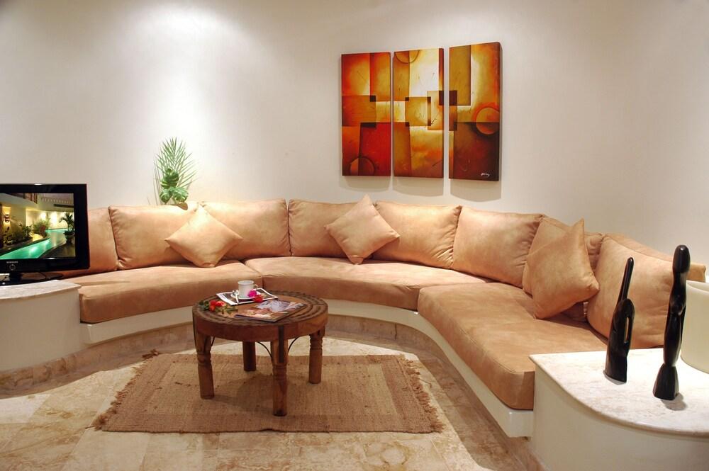 Hotel Maya Villa Condo Hotel