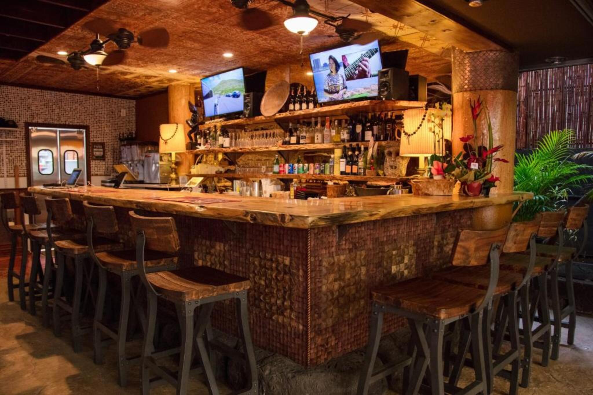 Bar/Salón Castle Bamboo Waikīkī Hotel