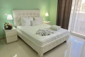 Alojamiento - VACATION STUDIOS with ROOFTOP POOL