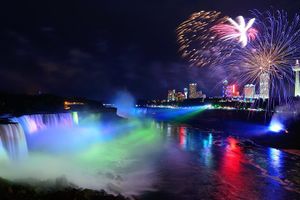 Actividad - Desde Toronto: Recorrido nocturno por las Cataratas del Niágara