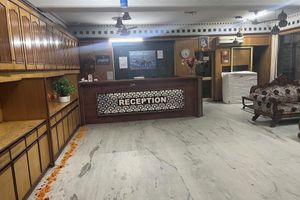 Alojamiento - Hotel DSR Caves Near IGI Airport Delhi