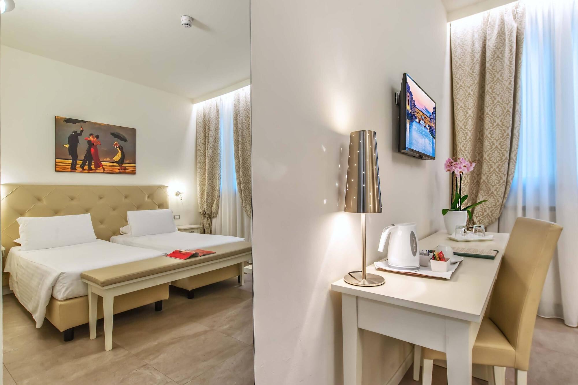 Varios Hotel Accademia