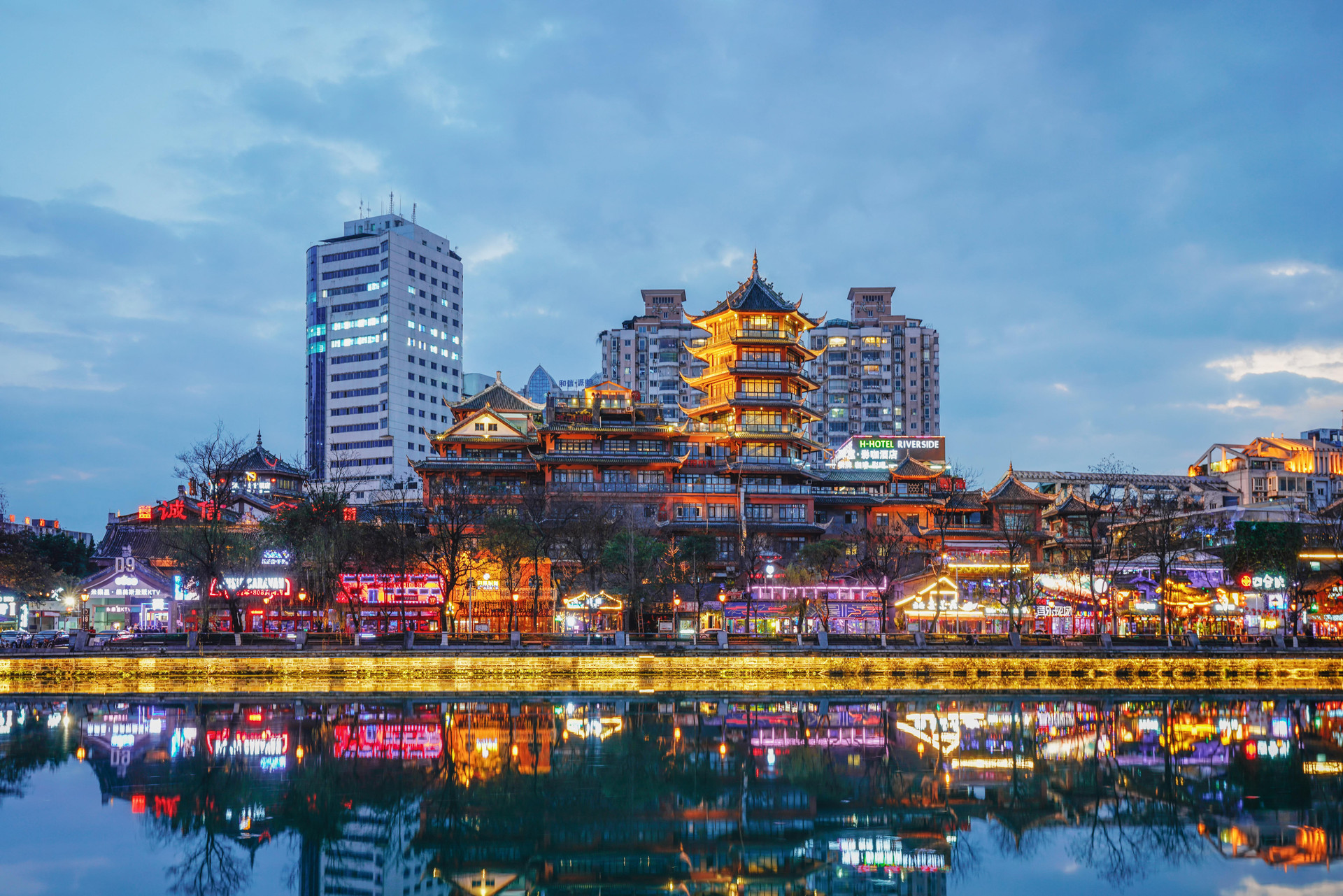 Vista Exterior Holiday Inn Express Chengdu Gulou by IHG