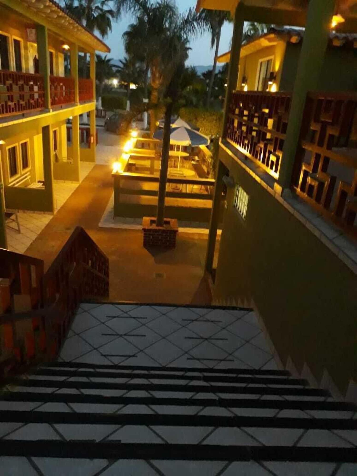 Varios Hotel Azteca Inn