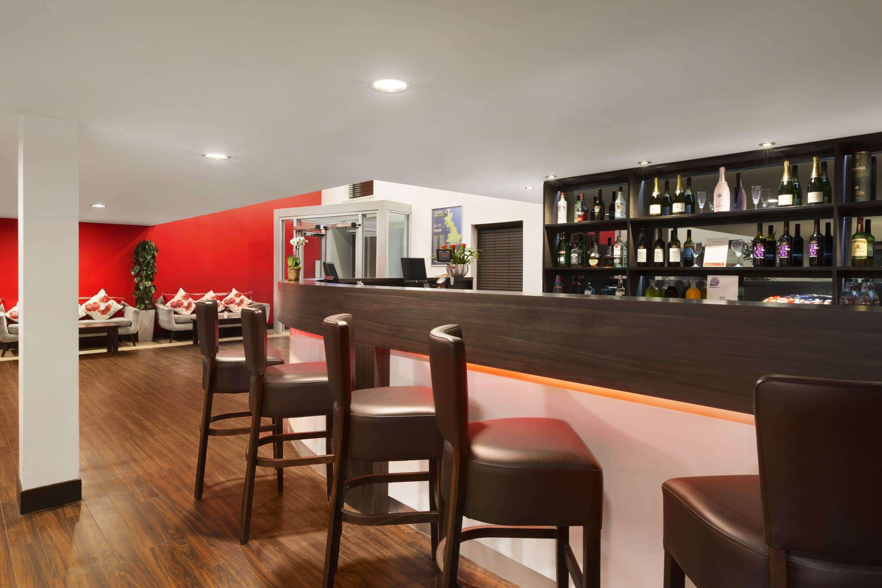 Bar/Salón Ramada by Wyndham Oxford