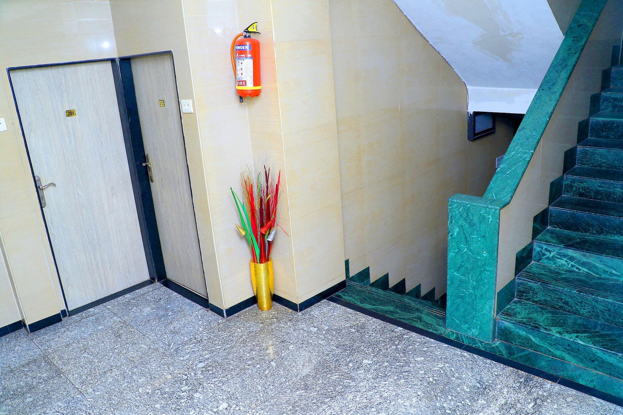 Vista Lobby Hotel Alka Residency