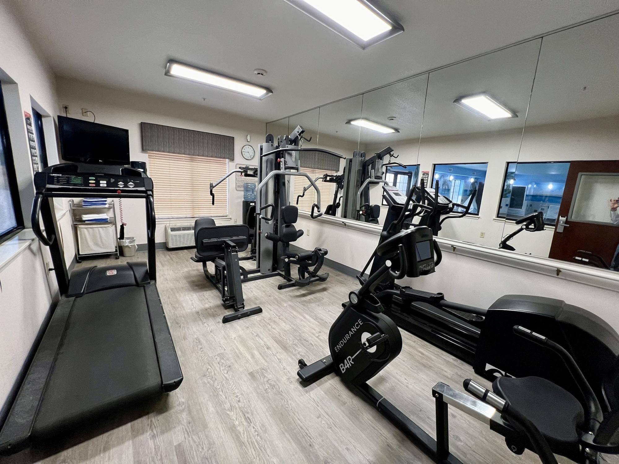Gimnasio Quality Inn & Suites, Near University