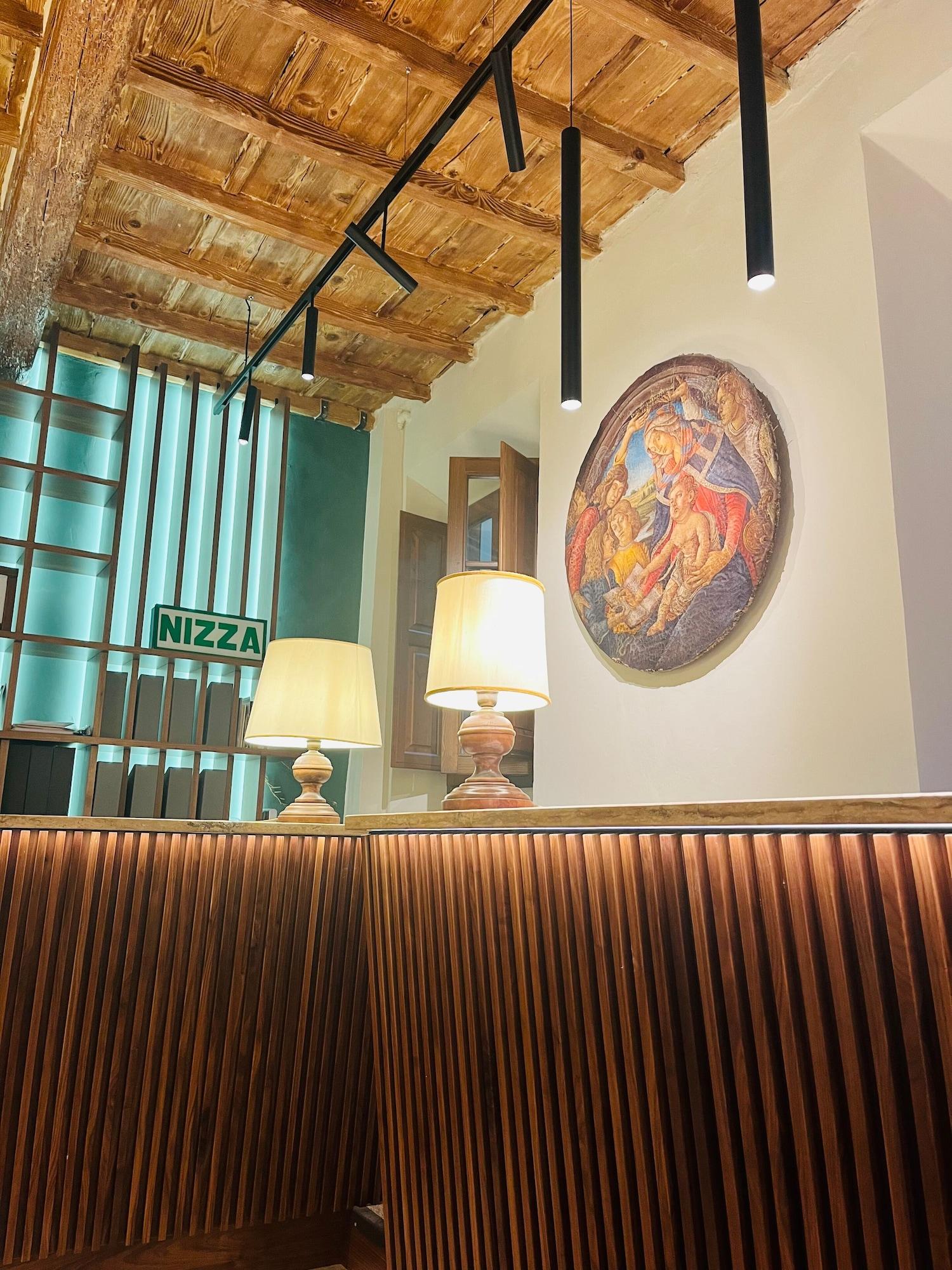 Varios Hotel Nizza