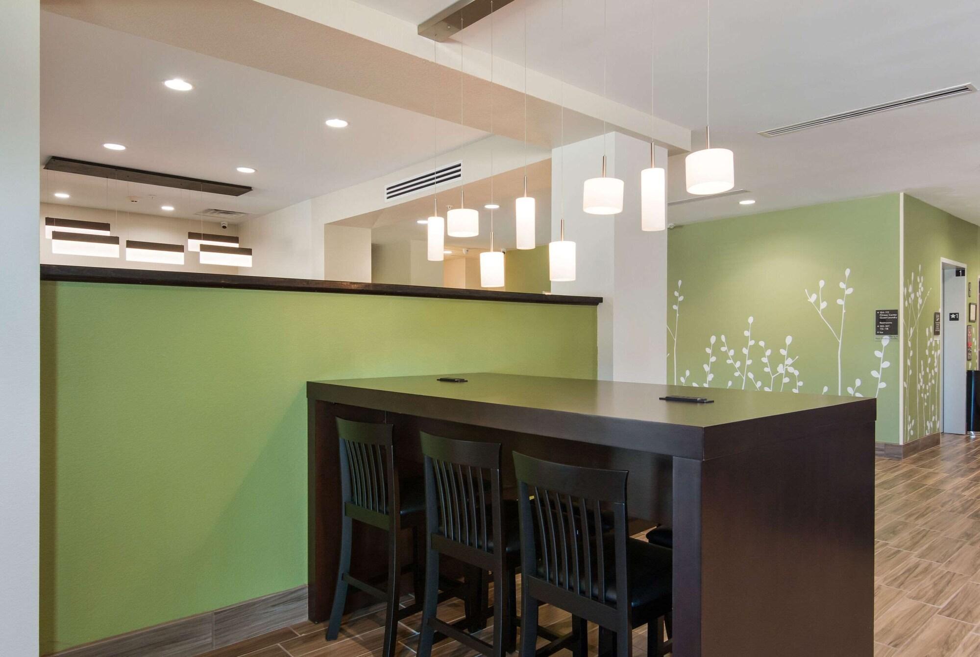 Restaurant MainStay Suites East Camden