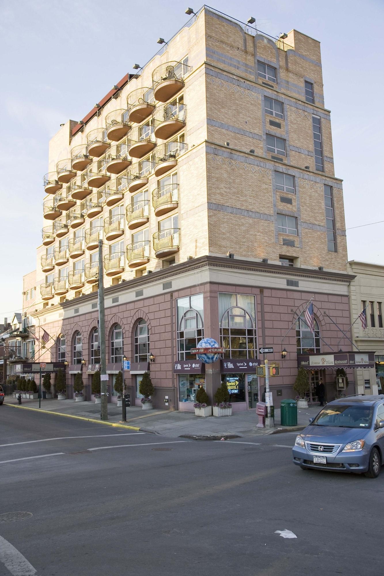 Varios Avenue Plaza Hotel