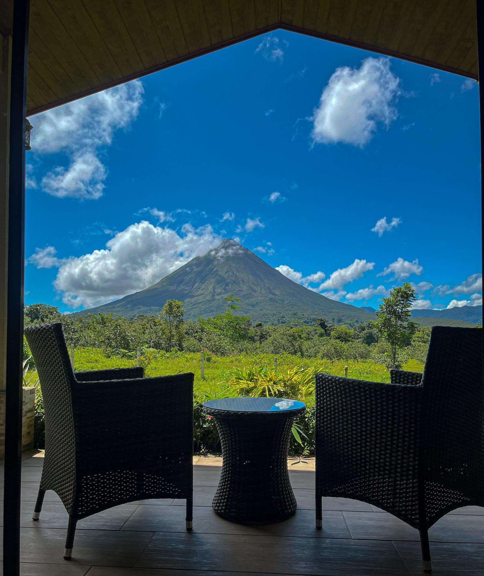 Vista Exterior Arenal Roca Suites