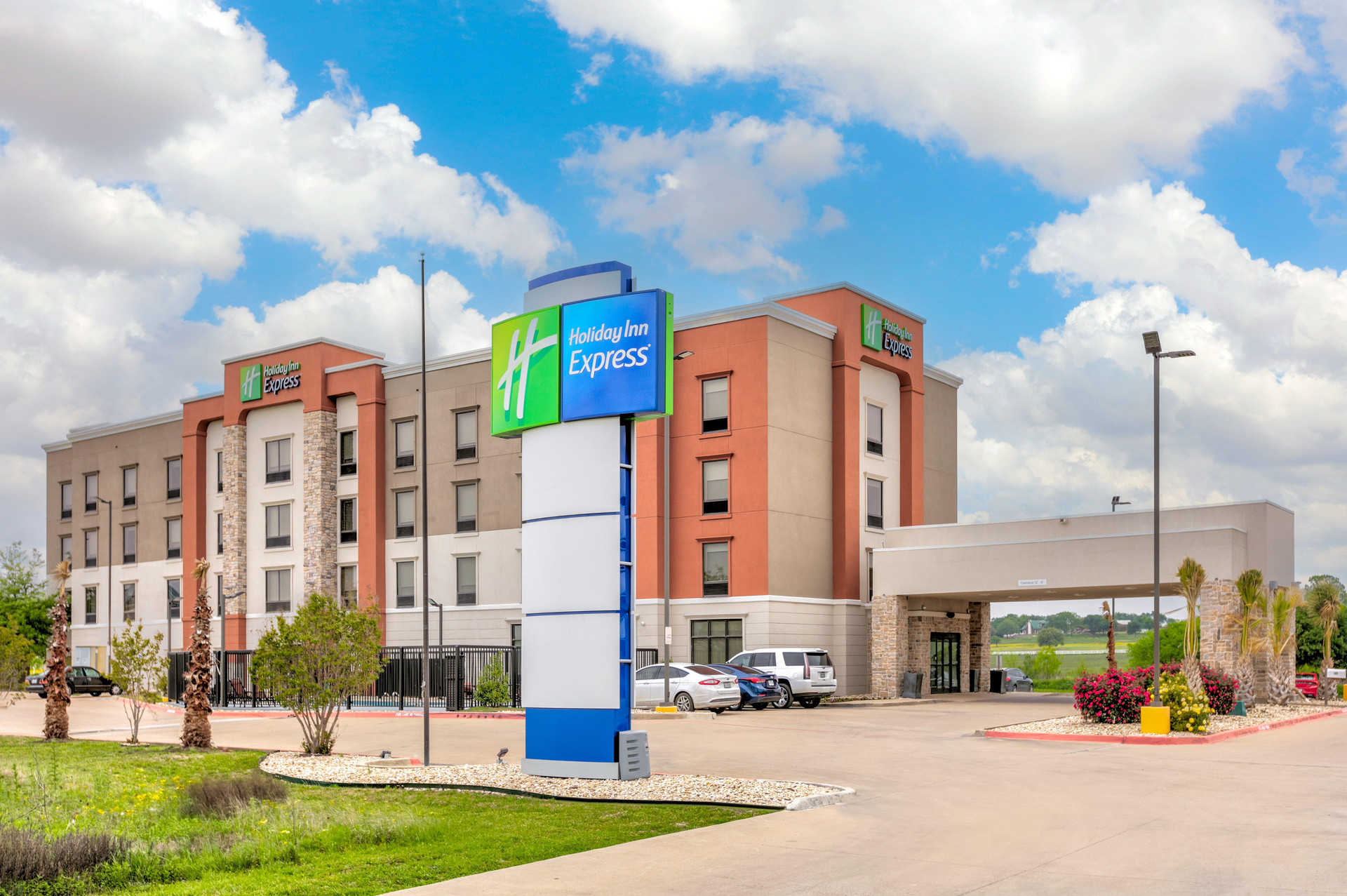 Vista Exterior Holiday Inn Express Hillsboro I-35