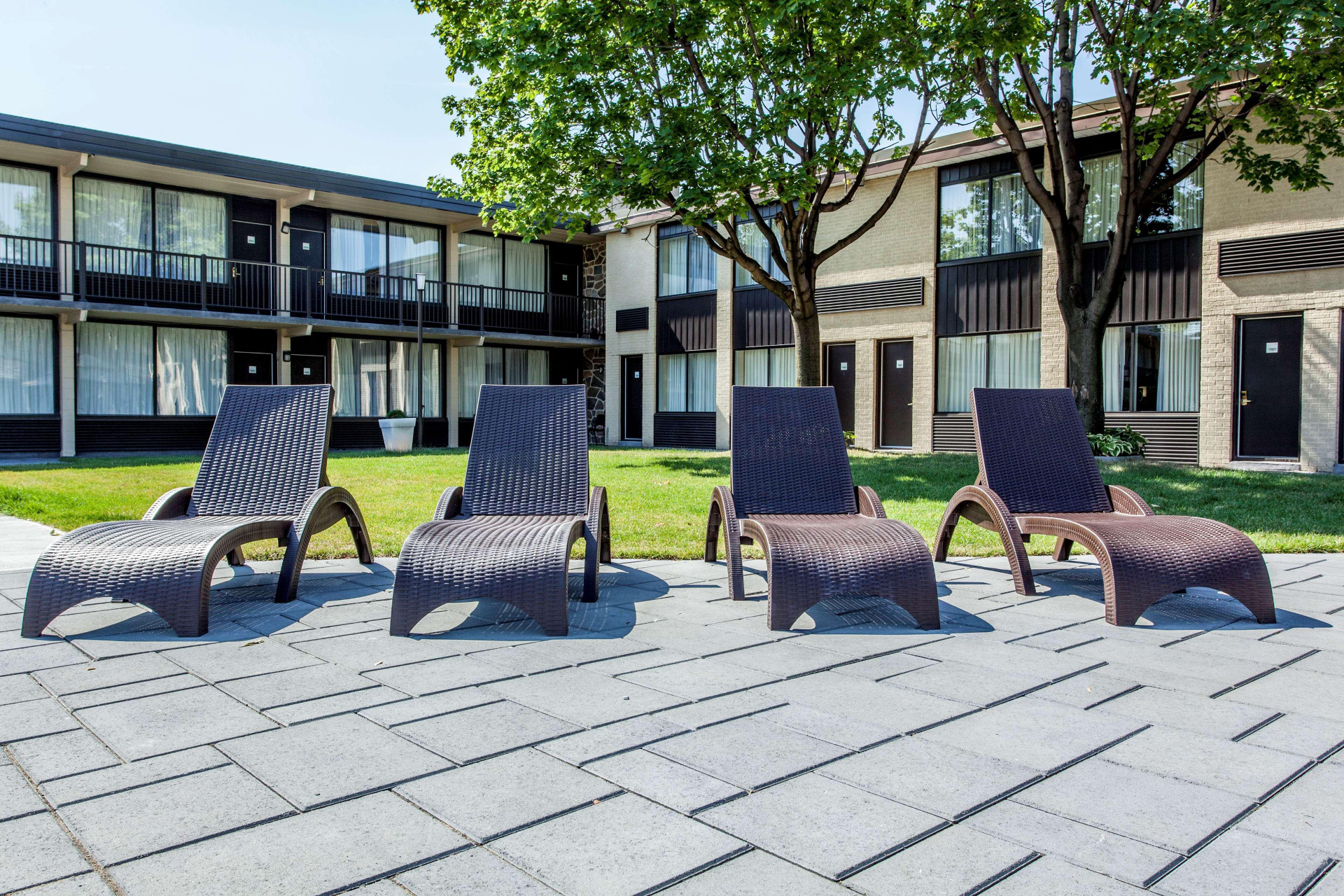 Vista Exterior Radisson Hotel Montreal Airport