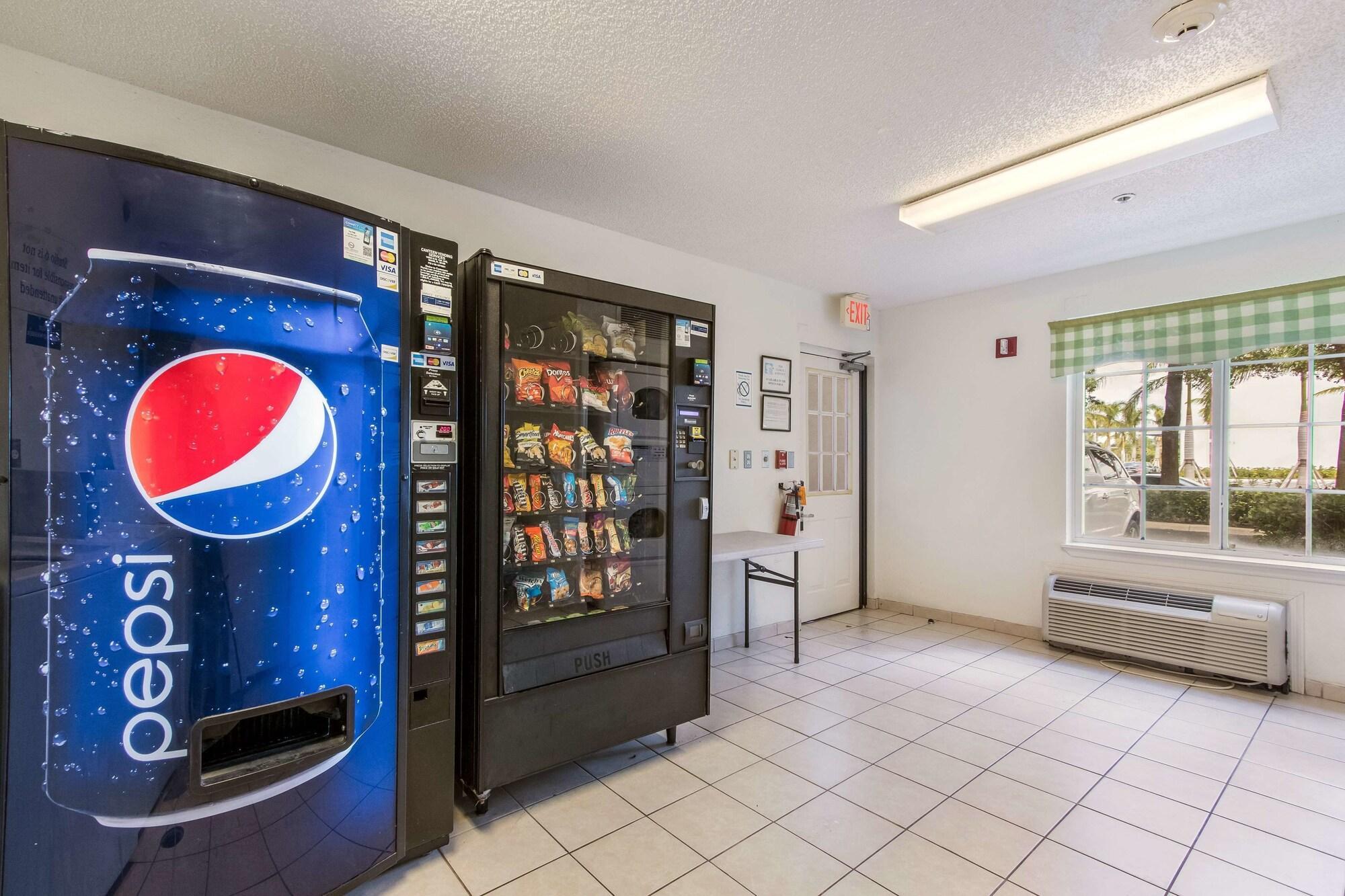 Instalaciones Recreativas Studio 6 Coral Springs, FL - Fort  Lauderdale