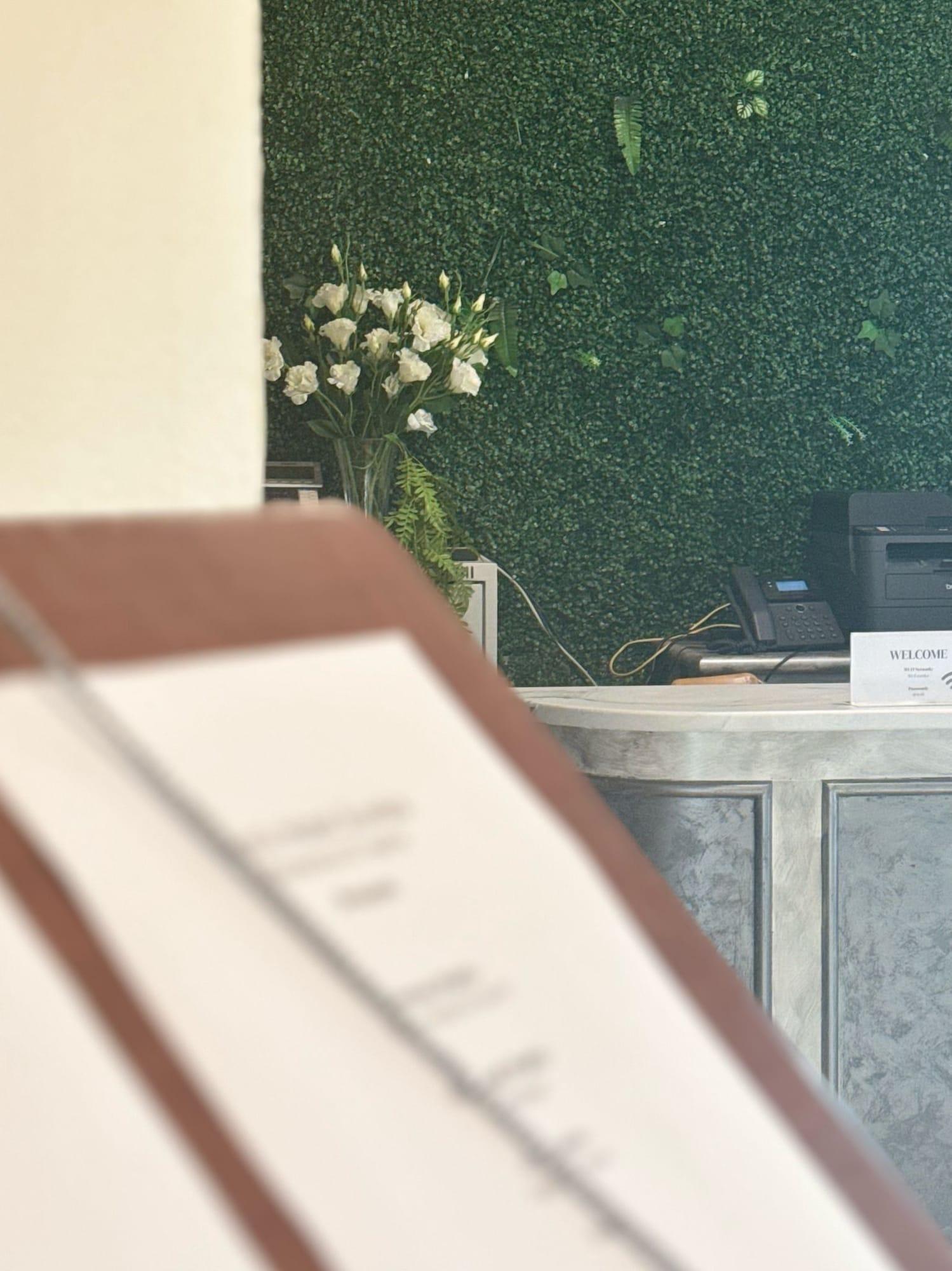 Vista Lobby Hotel Eureka