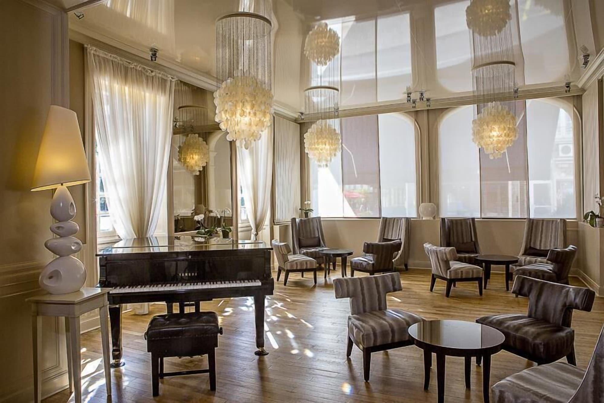 Vista Lobby Best Western Grand Hotel De Bordeaux