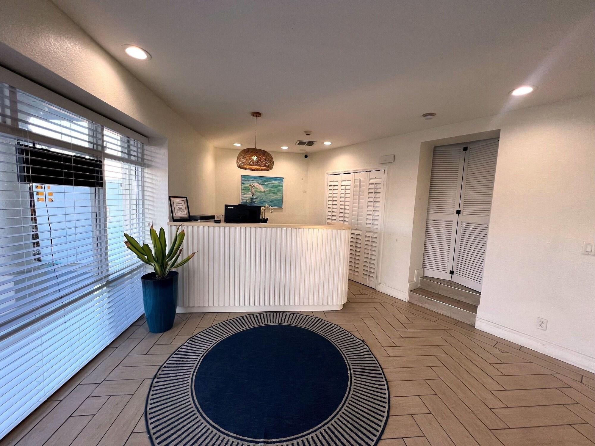 Vista Lobby Chateau Mar Beach Resort