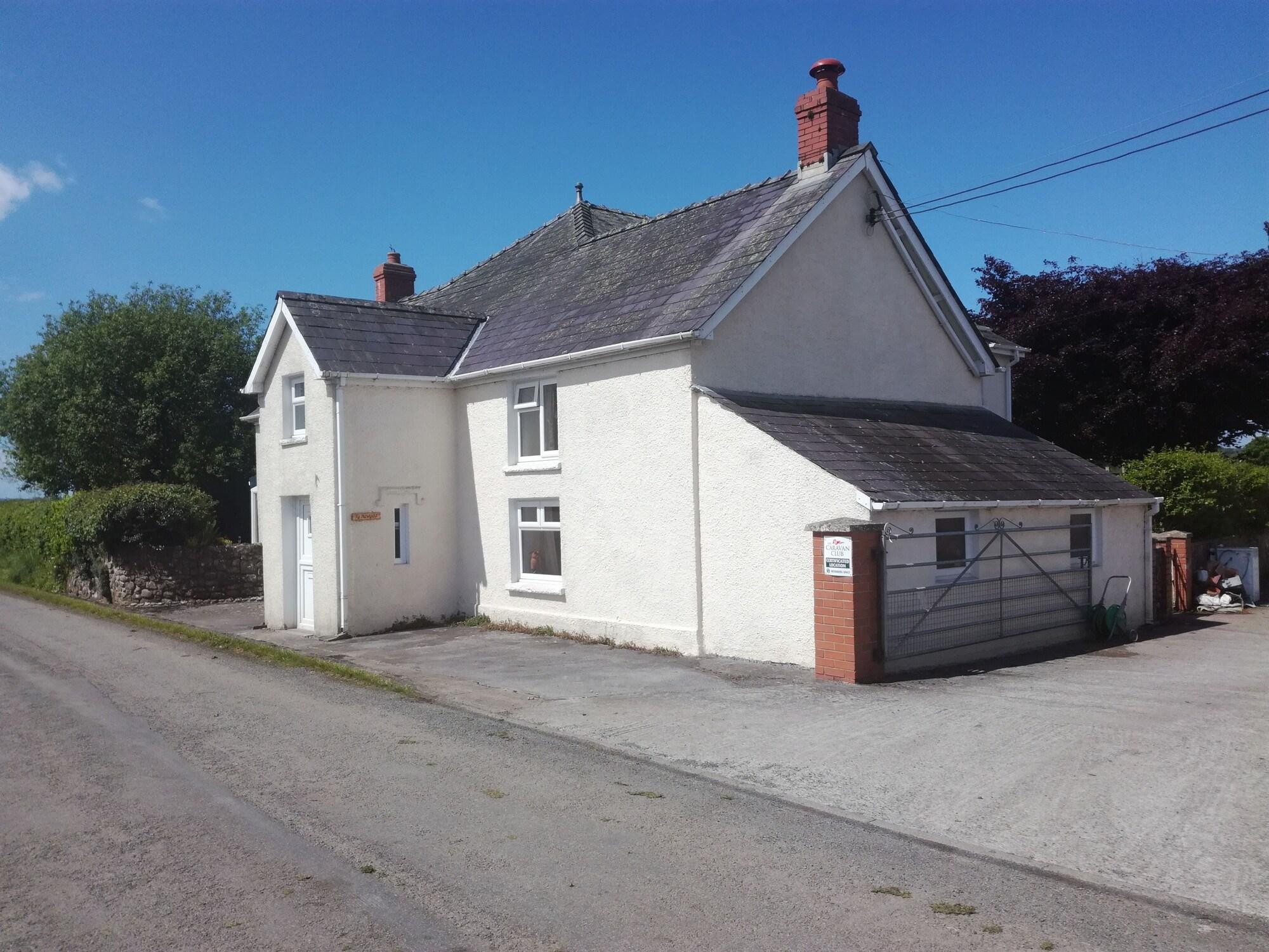 Vista Exterior Ty Newydd Bed and Breakfast