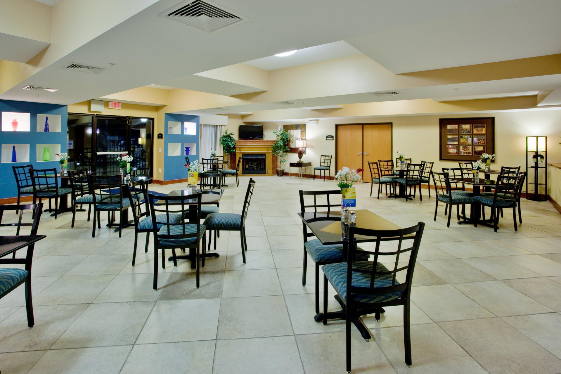 Restaurant Holiday Inn Express & Suites Suffolk